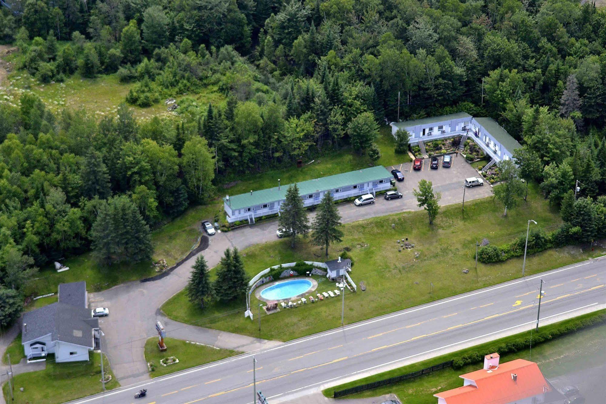 Motel Clair Mont Сент-Агат-де-Мон Екстер'єр фото